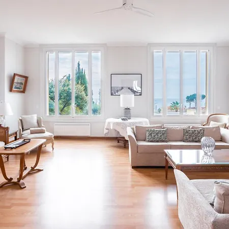 Les Pins Un Havre De Paix Pres De La Plage, Luxe Pour Familles Ou Petits Groupes Apartment